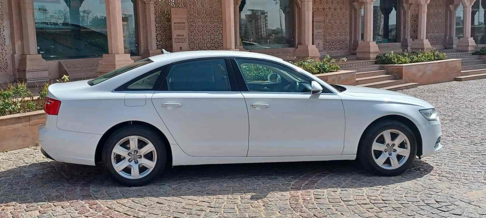 Best Car Rentals Hire Udaipur