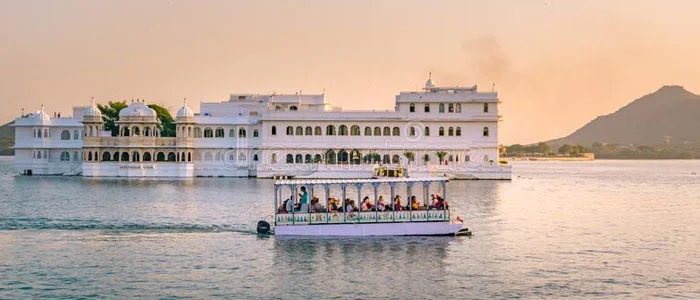 Sunset Boat Udaipur